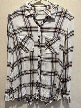 Maurice’s Relaxed Fit Plaid Button-Up Shirt in White and Tan